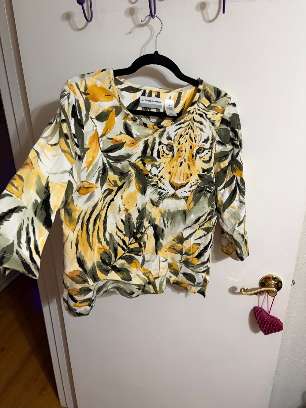 💜 Petite Medium Alfred Dunner Womens Yellow Tiger Print Top